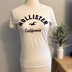 Hollister Women's White and Navy Logo Tee